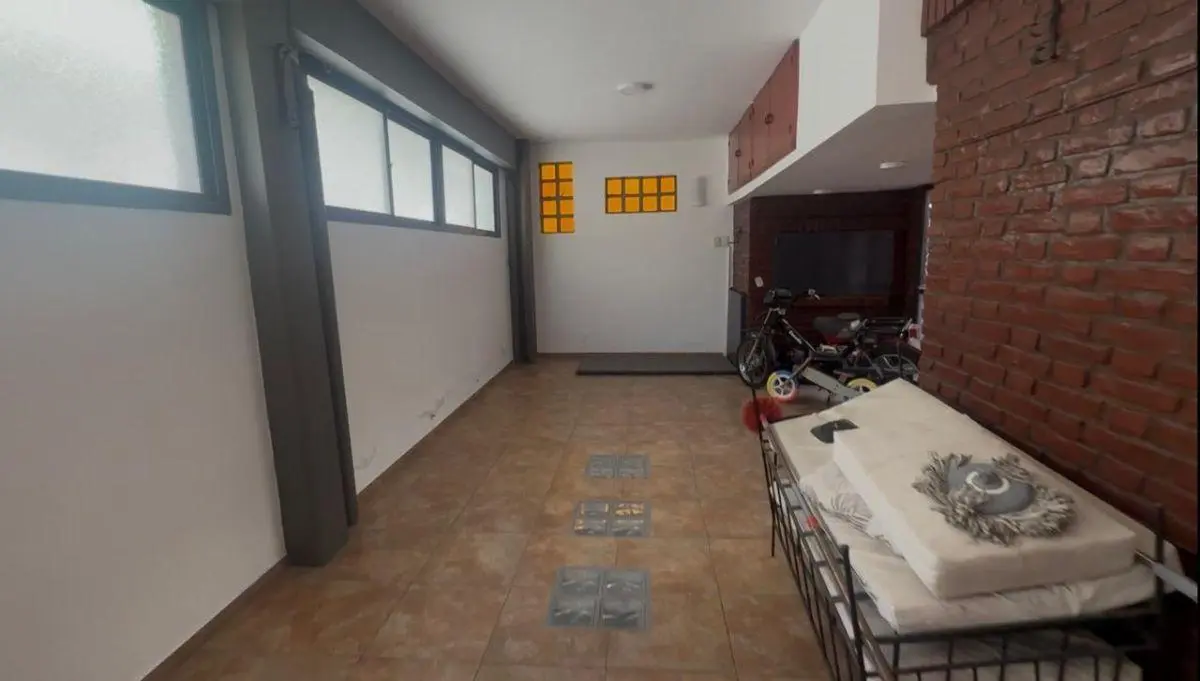 Amplia casa en venta 5