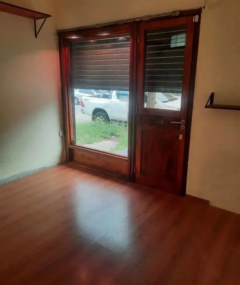 Alquilo Local comercial 4