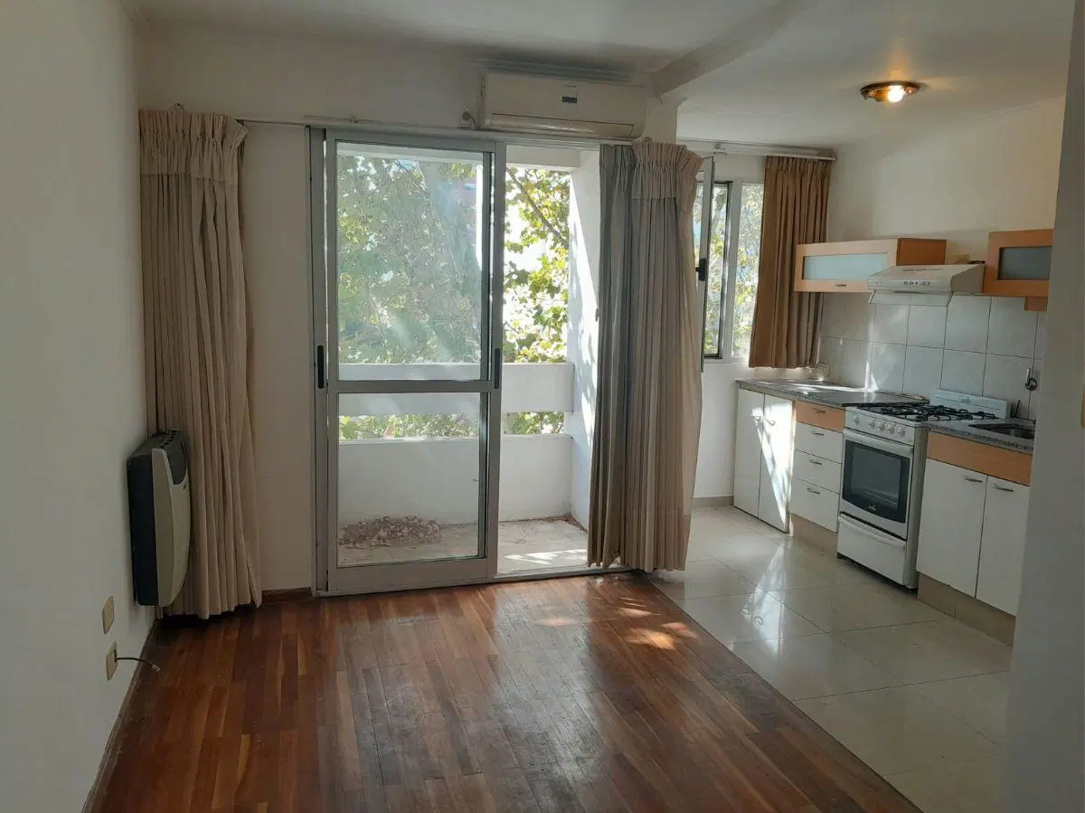 Alquiler depto 1 dormitorio. Frente con balcón 4