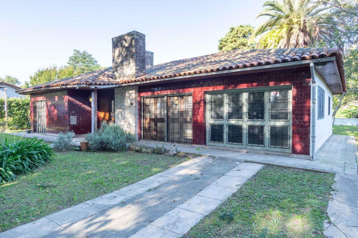 Casa 2 dormitorios en venta, 218 m² totales, calle 405 Villa Elisa