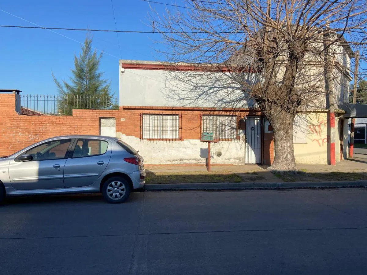 CASA EN ALQUILER BARRIO EL CARMEN BERISSO 4