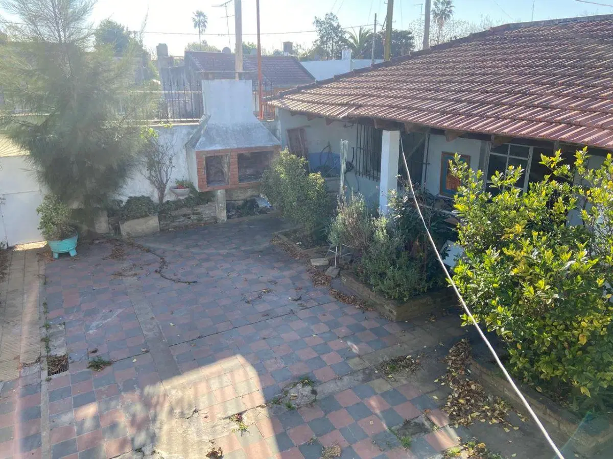 CASA EN ALQUILER BARRIO EL CARMEN BERISSO 3