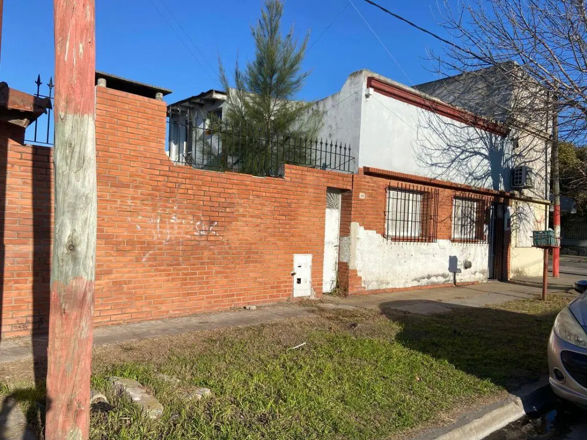 CASA EN ALQUILER BARRIO EL CARMEN BERISSO 2