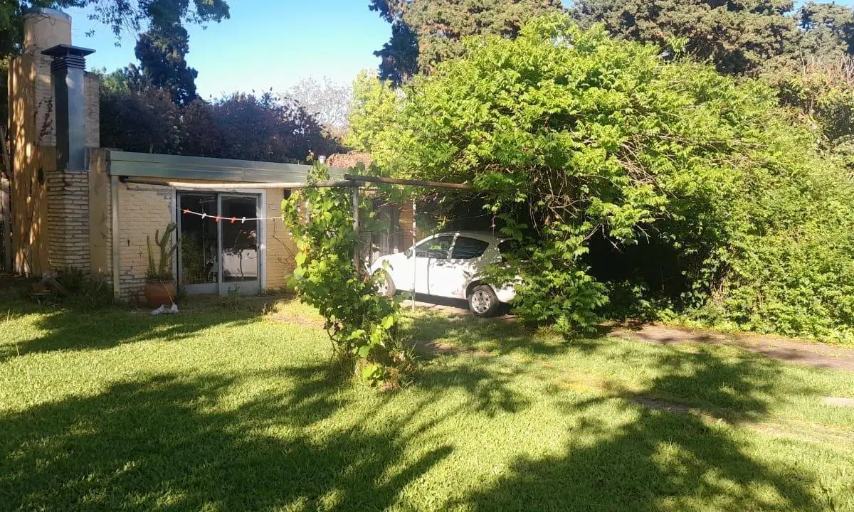 Chalet sobre lote de 800 mt2 zona Republica de los Niños 5