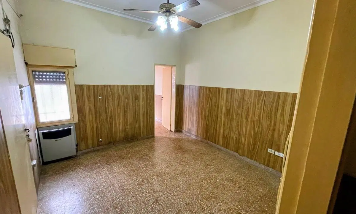 Casa en venta en tolosa Calle 13 Entre 530 y 531   dos dormitorios parque parrilla 4