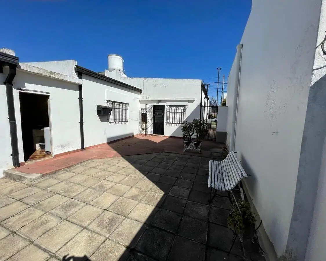 Casa en venta en tolosa Calle 13 Entre 530 y 531   dos dormitorios parque parrilla 5