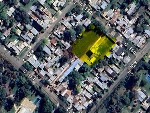 Terreno en  150 Entre 522 y 523 2