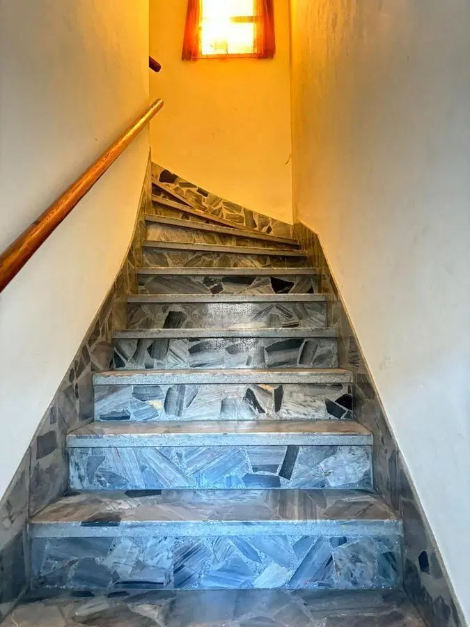 Casa   Galpon   Local  en casco urbano - La Plata 70 Entre 24 y 25 3