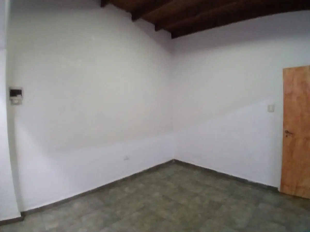 Casa con 144 m² en alquiler con 2 dormitorios en José Hernández 4