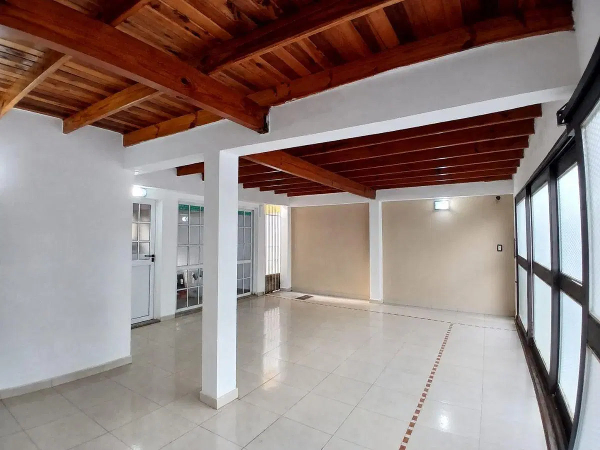 Casa con 144 m² en alquiler con 2 dormitorios en José Hernández 2