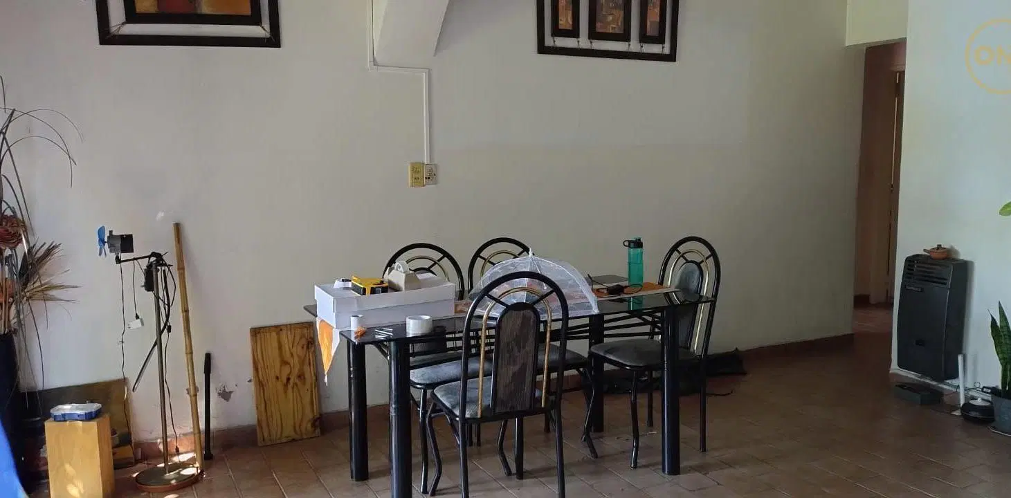 Casa en Gonnet sobre lote de 400 m2 3