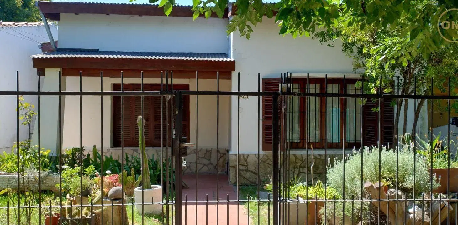 Casa en Gonnet sobre lote de 800 m2 3