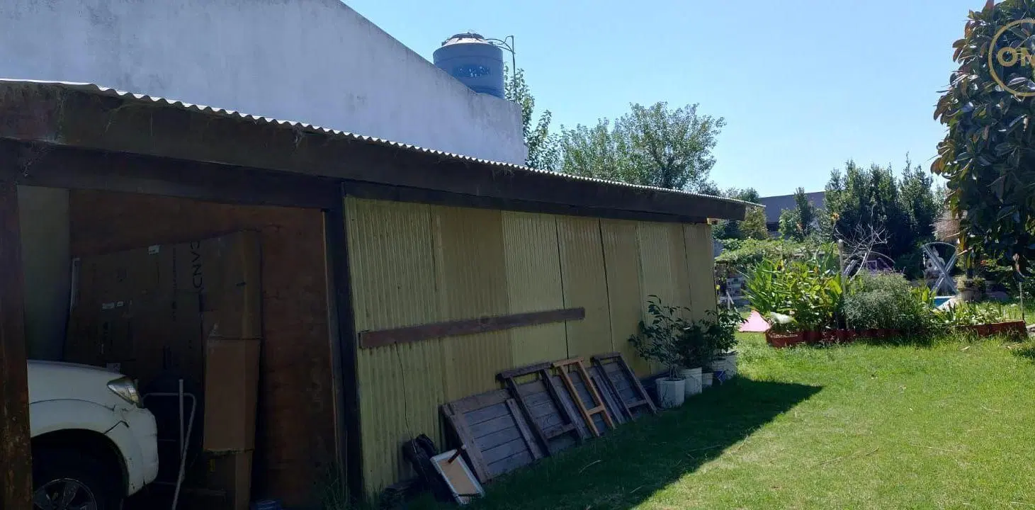 Casa en Gonnet sobre lote de 800 m2 4