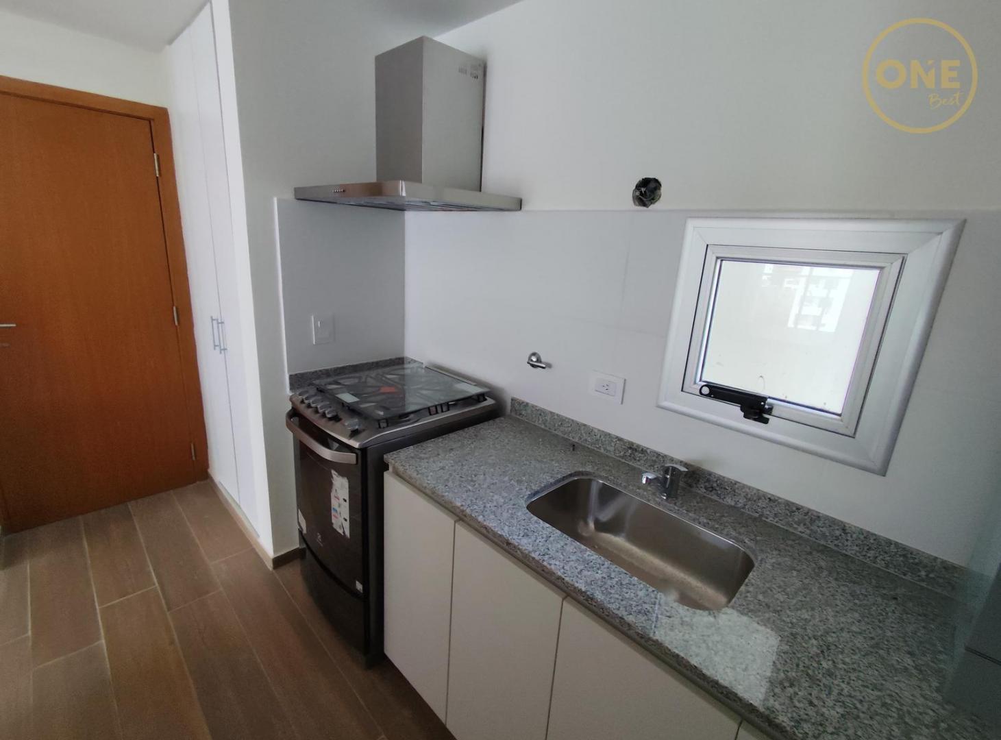 Foto de Departamento con cochera en venta en La Plata, imagen 2