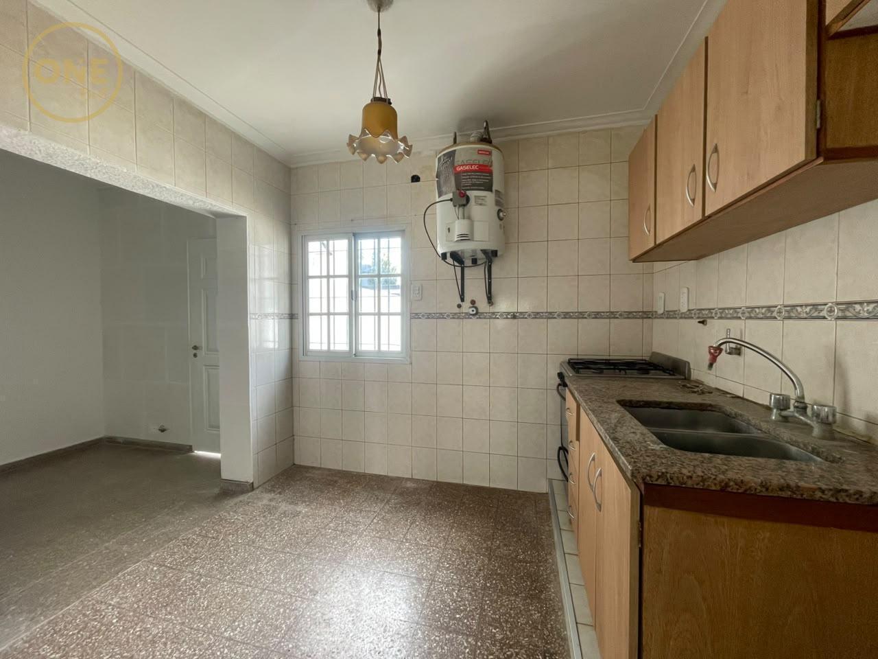 Foto de Casa en Alquiler 3 Ambientes + Cochera + Lavadero, imagen 4