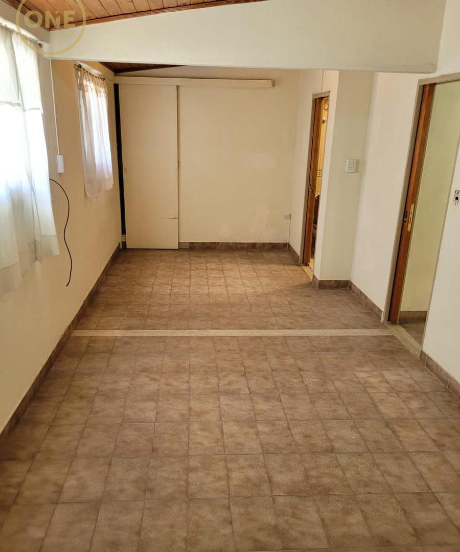 Foto de Departamento con patio en alquiler en La Plata, imagen 2