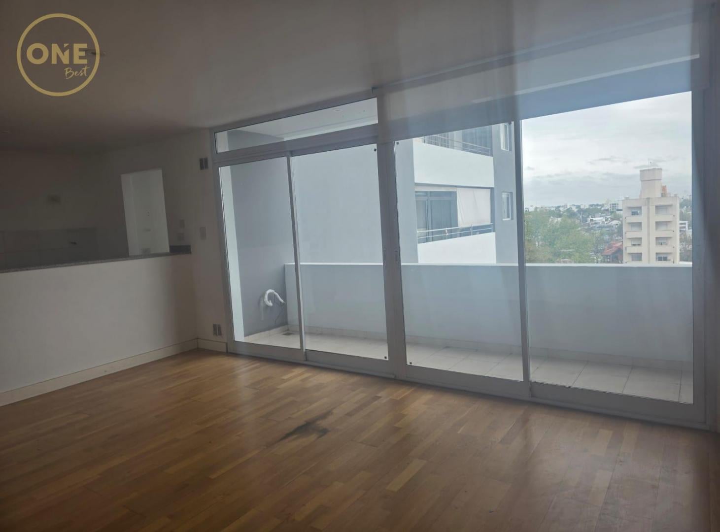 Foto de Departamento de 1 dormitorio y cochera en alquiler en La Plata, imagen 5