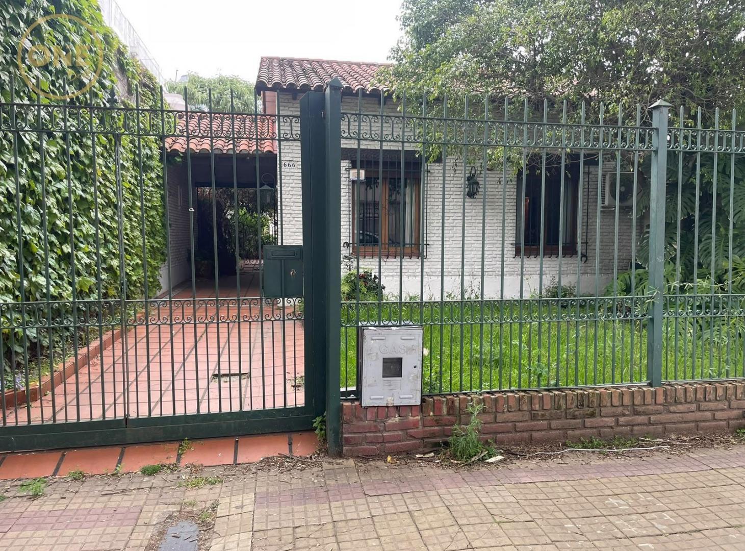Foto de Casa en venta en La Plata, imagen 1