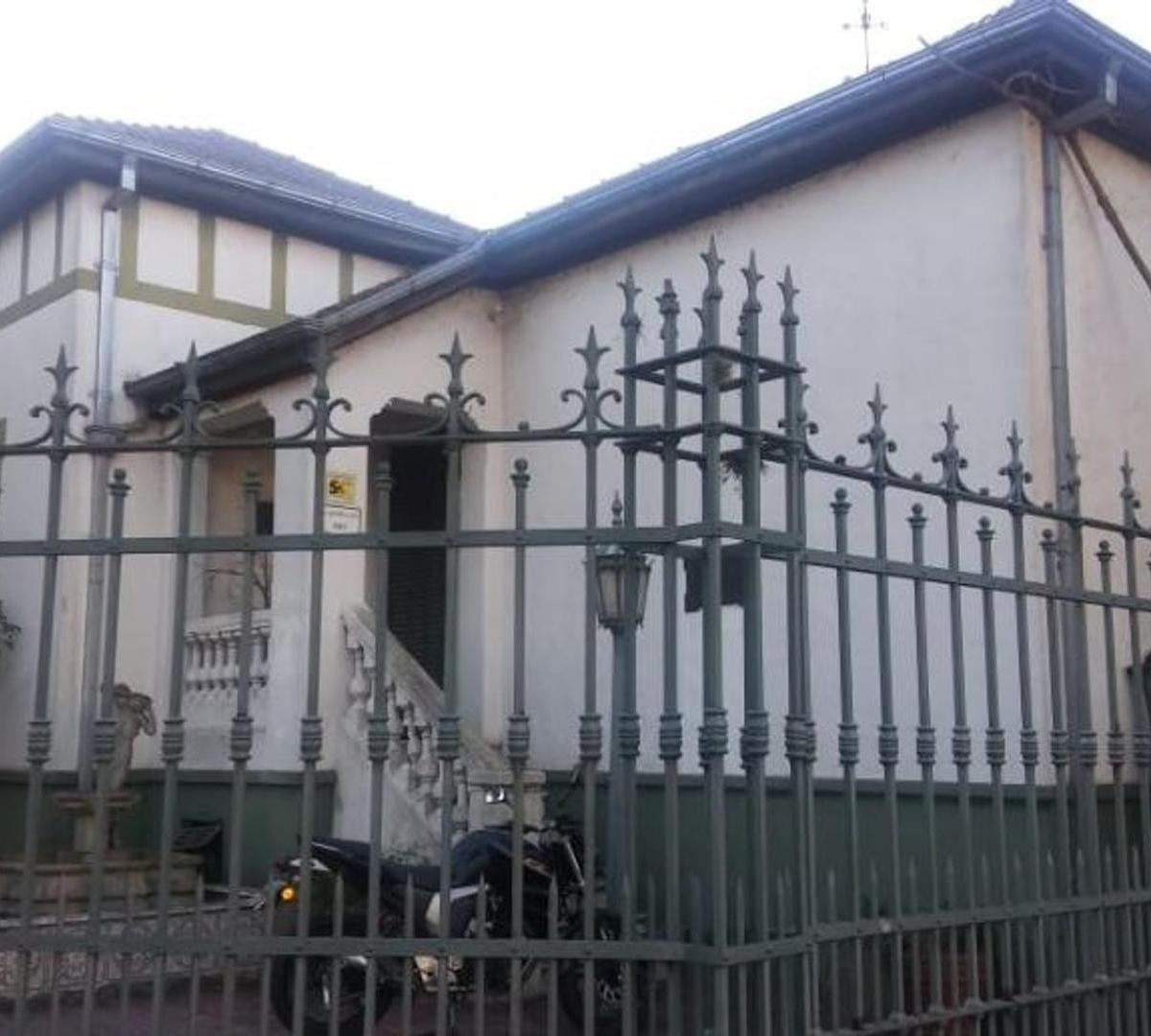 Casa 5 Ambientes en Tigre Centro – Apto Construcción Departa 1