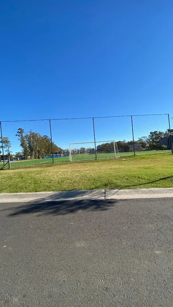 Lote central en SANTA SOFIA 4