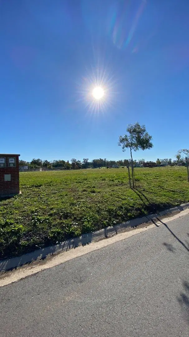 Lote central en SANTA SOFIA 3