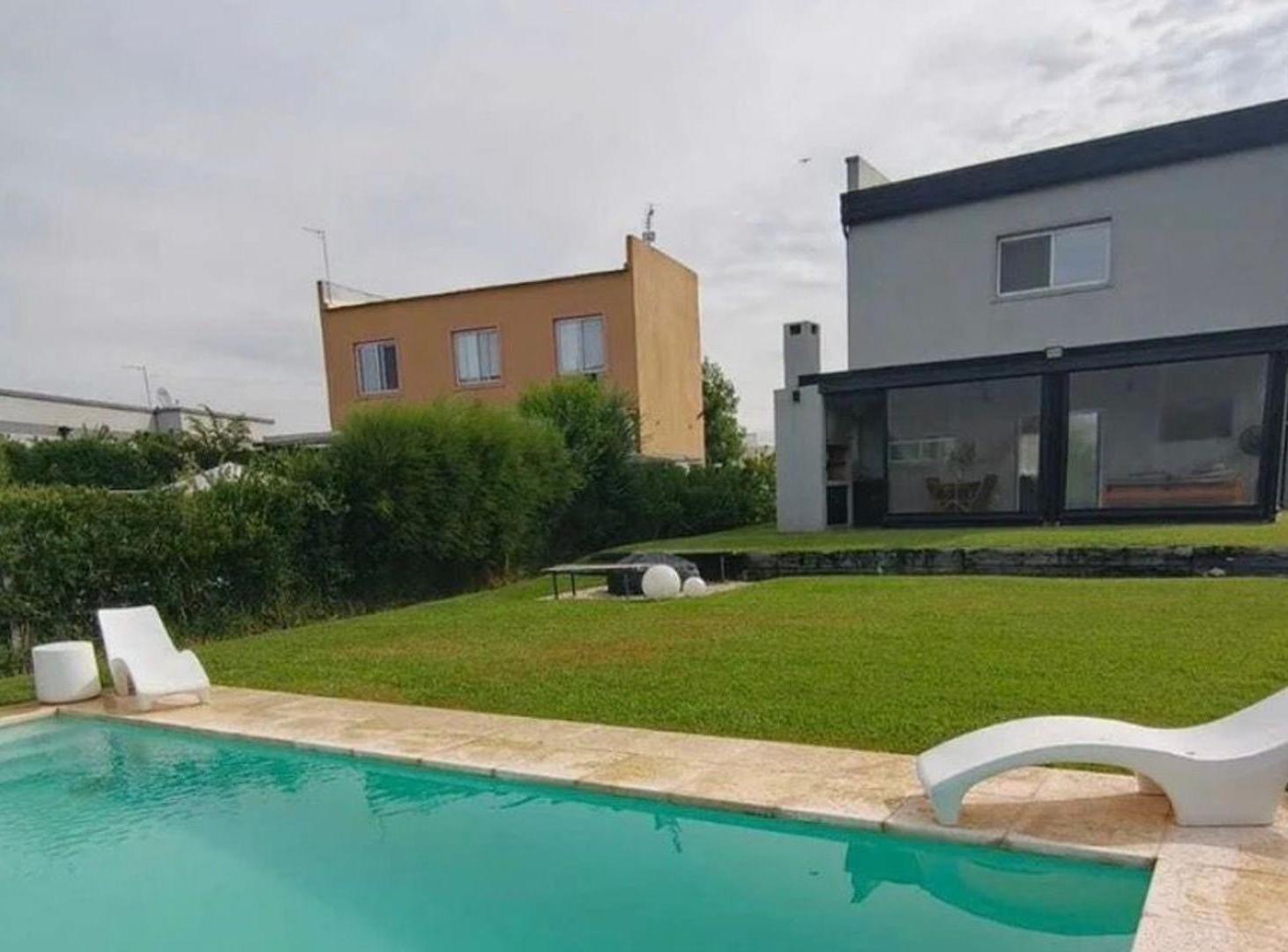 Foto de Casa de 5 ambientes en venta en Santa Elena, imagen 1