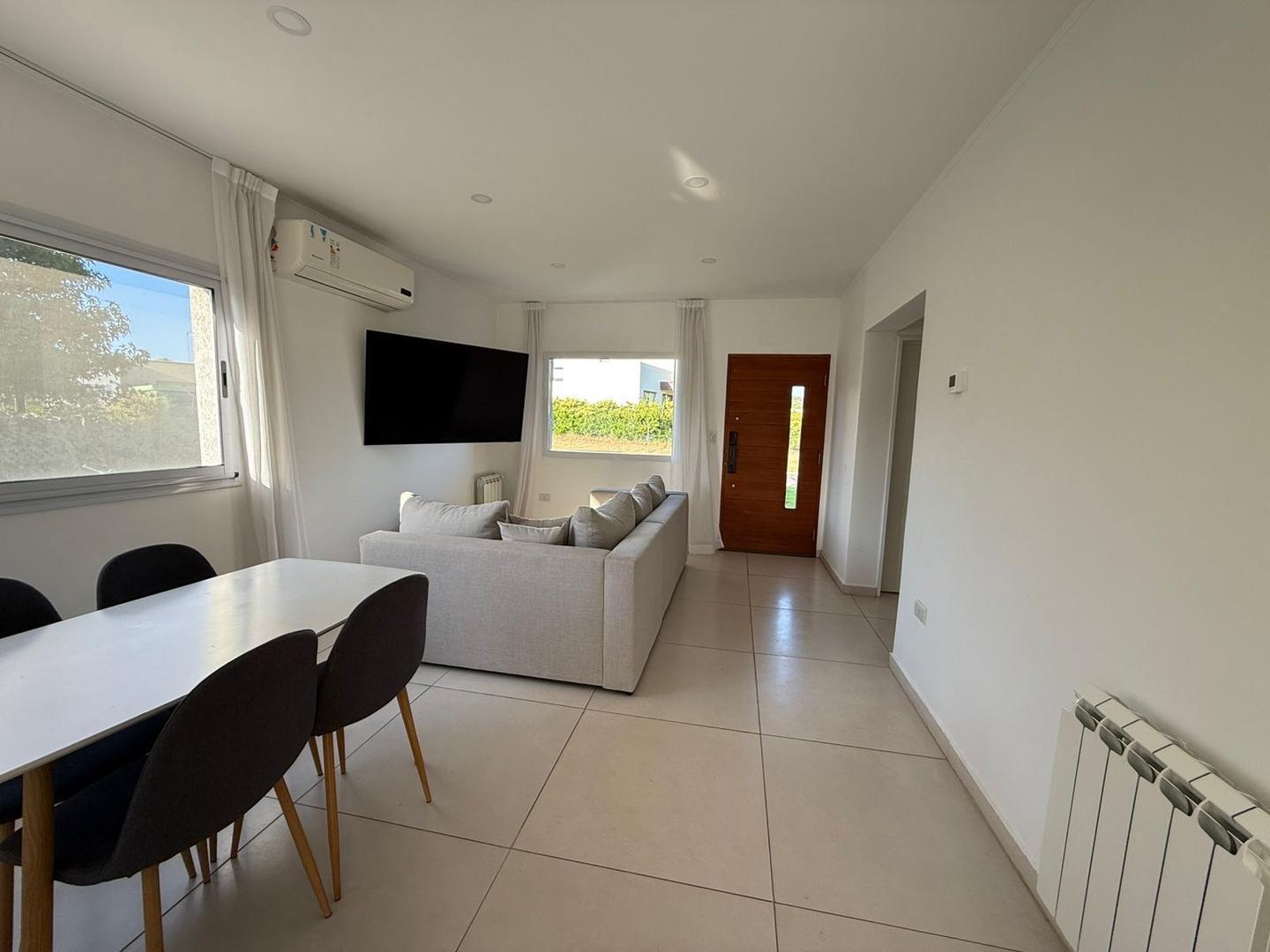 Foto de Casa de 5 ambientes en venta en Santa Elena, imagen 5