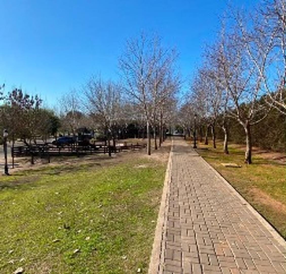 Foto de Venta de lote central en Santa Guadalupe - Pilar del Este, imagen 1