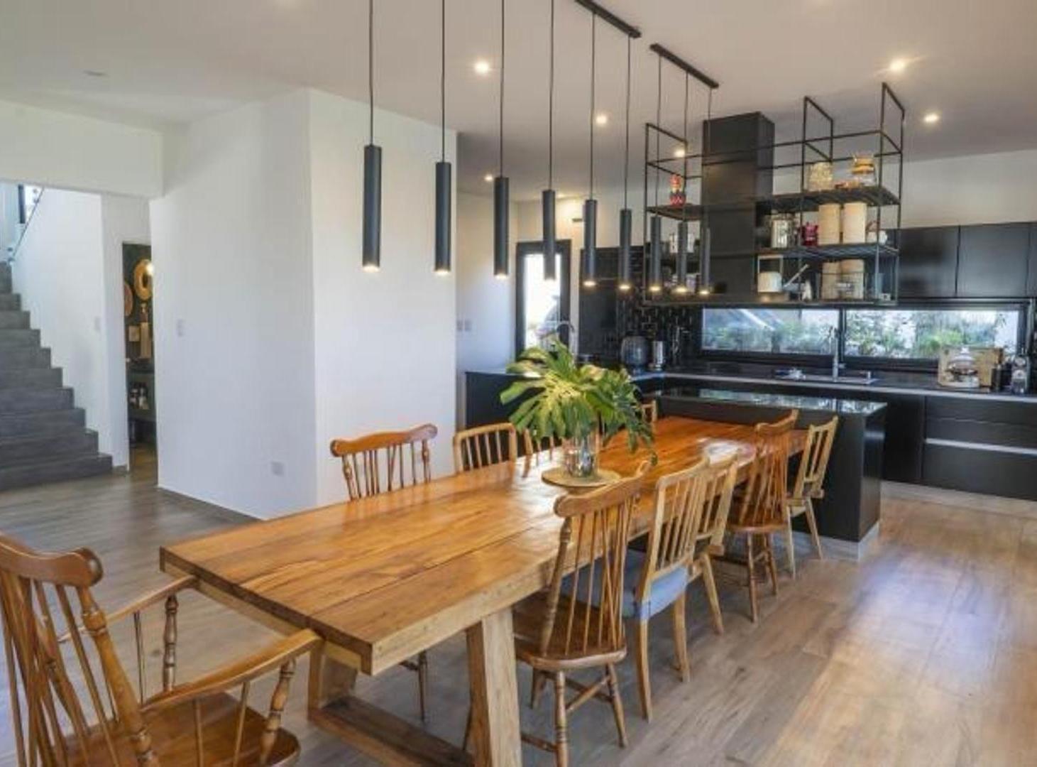 Foto de VENTA CASA 2 PLANTAS SANTA LUCIA - PILAR DEL ESTE, imagen 1