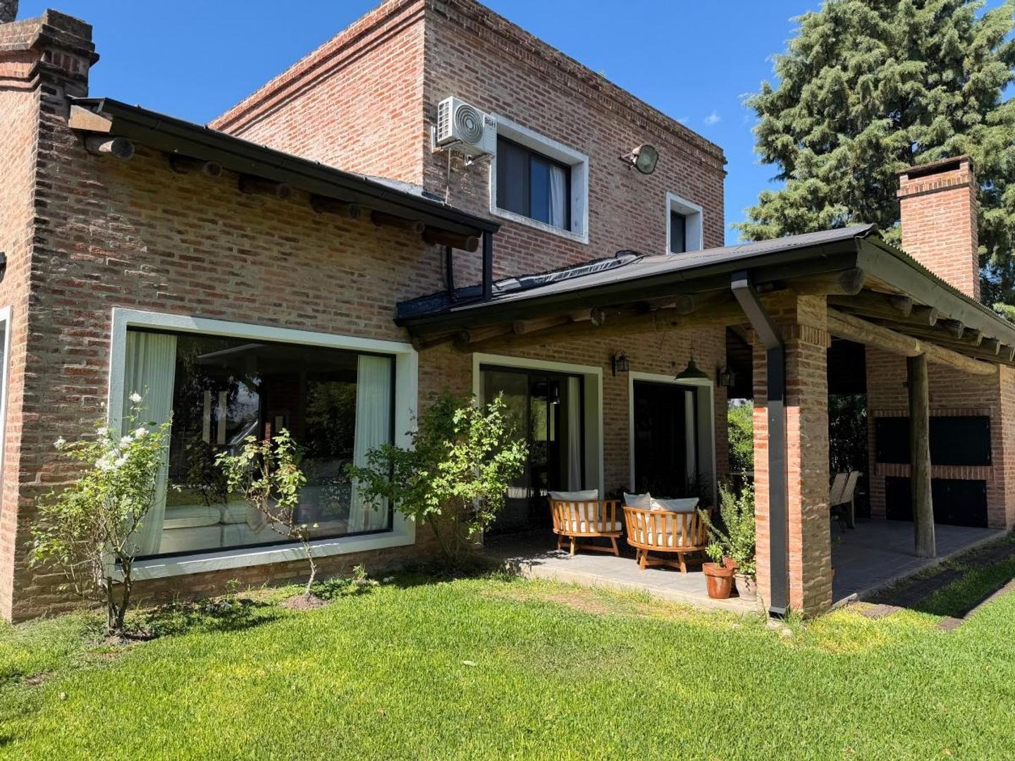 Foto de VENTA CASA 6 AMBIENTES EN LOS PILARES, imagen 2