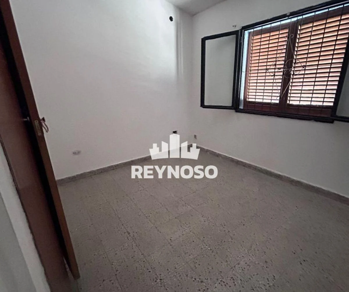 Foto de CASA EN VENTA - ZONA COL. ESTRADA, imagen 4