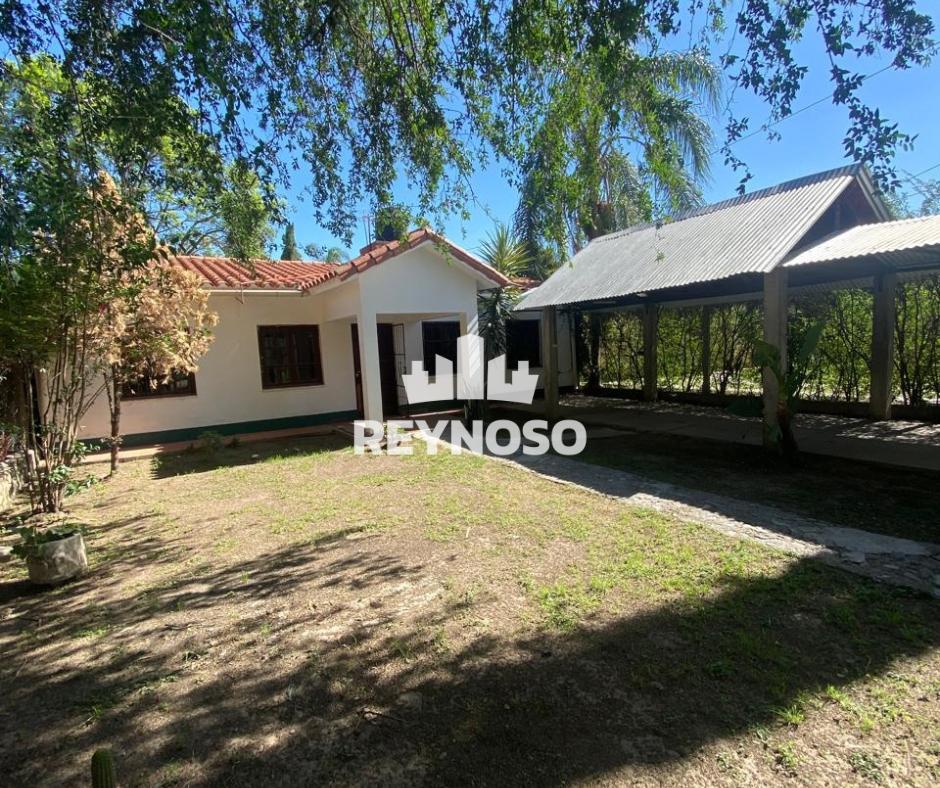 CASA AMPLIA CON PATIO EN SAN LUIS -Lista para mudarse