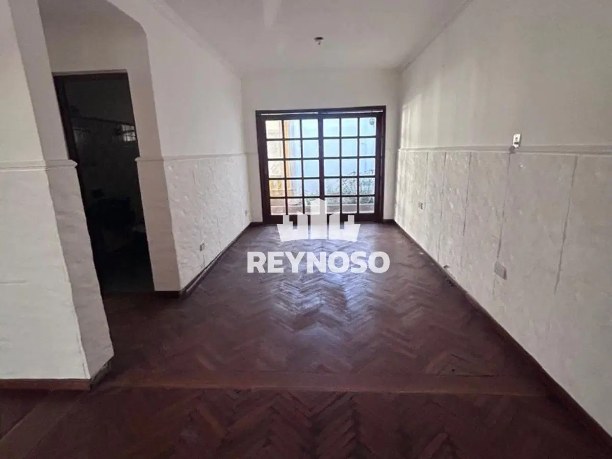 Casa de 4 Dormitorios en Venta | Barrio Hernando de Lerma | Amplio Terreno con Quincho y Cochera 8
