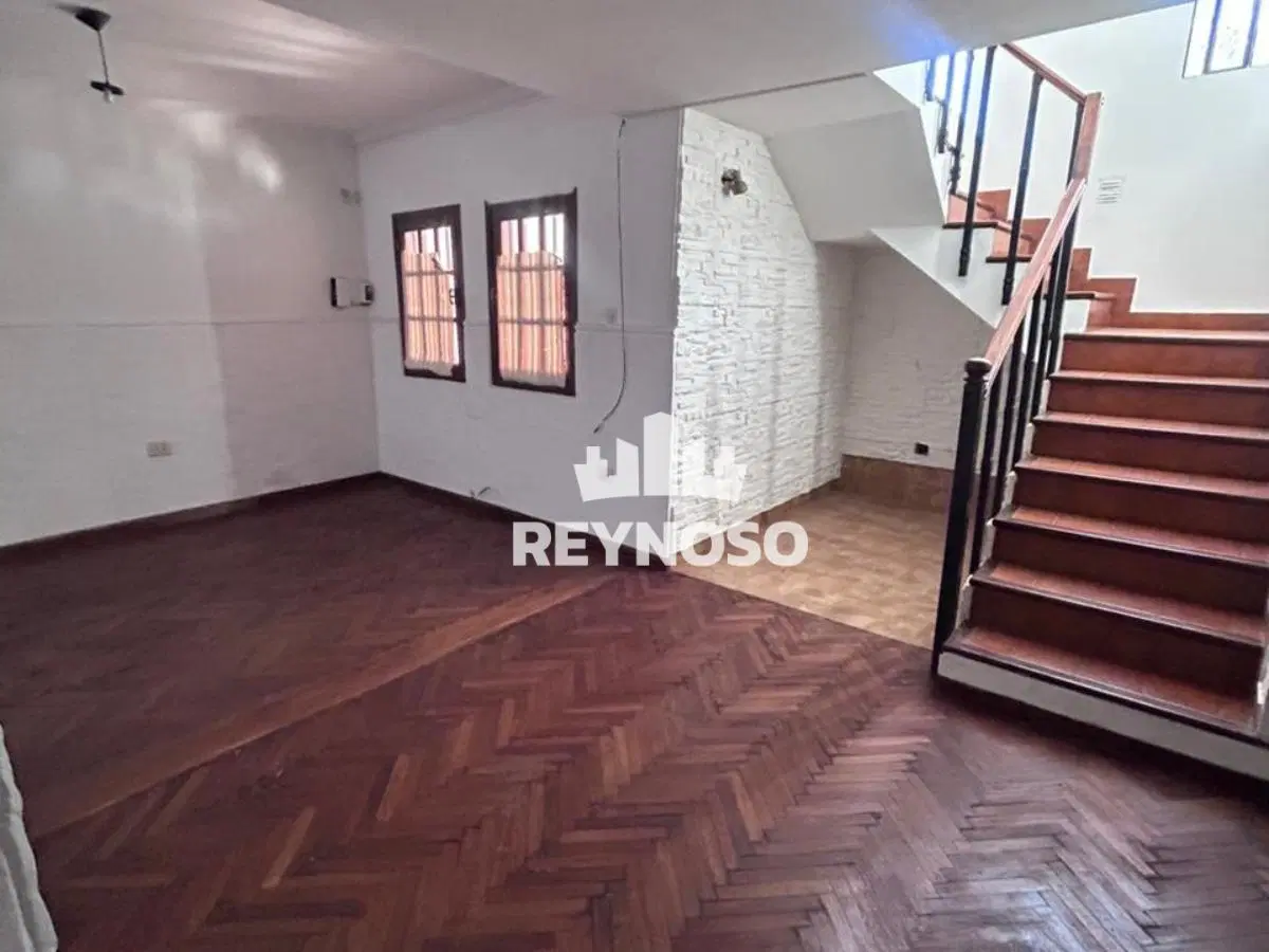 Casa de 4 Dormitorios en Venta | Barrio Hernando de Lerma | Amplio Terreno con Quincho y Cochera 4