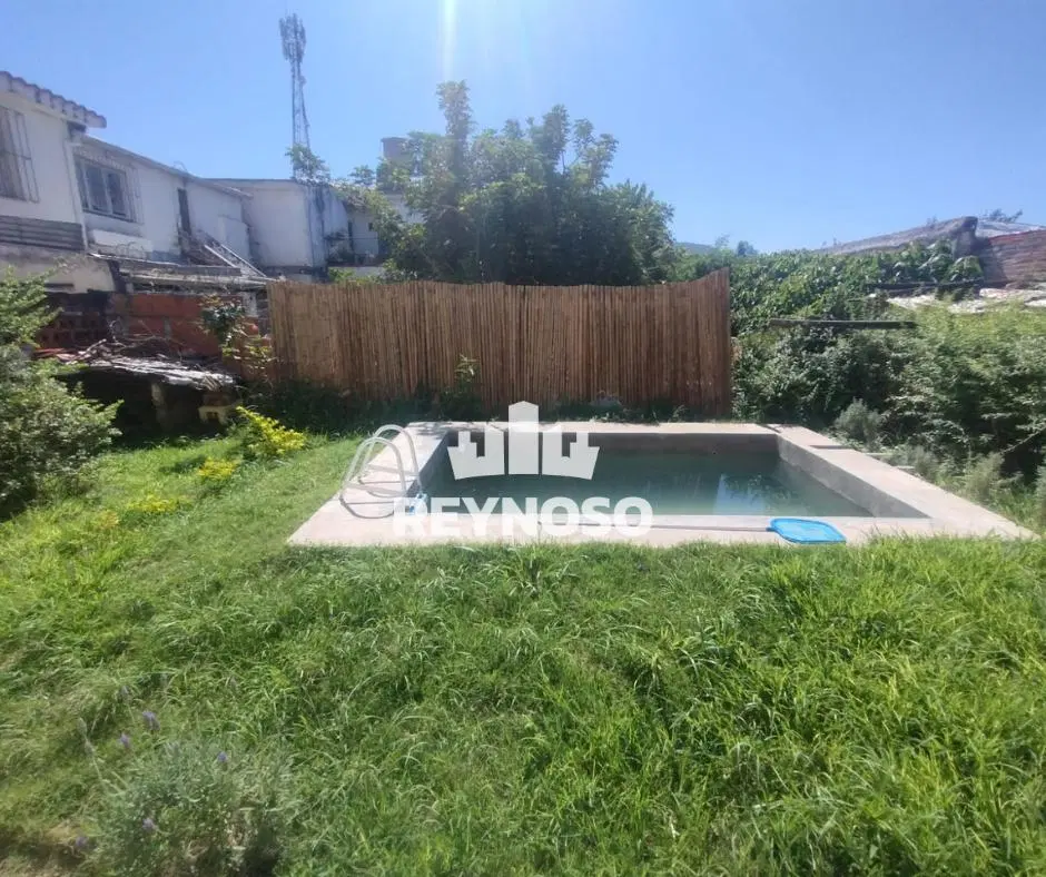 Casa en Venta en Barrio Ferroviario | 3 Dormitorios | Pileta y Amplio Jardín 8