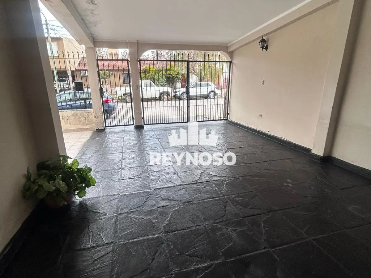 Casa en venta – Barrio Parque Belgrano, Salta – 3 dormitorios, cochera y quincho 2