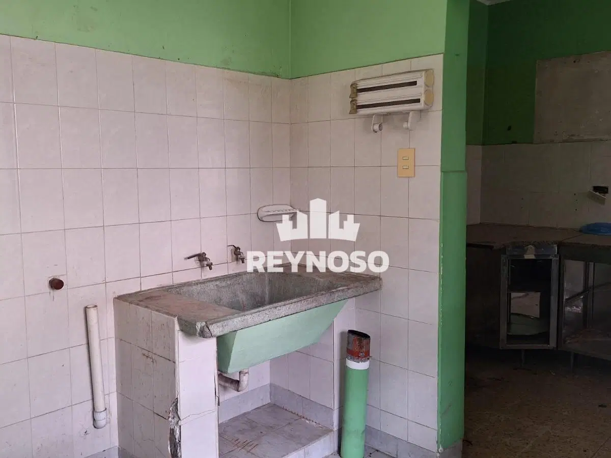 Casa 3 dormitorios en venta – Alberdi 800, Salta – Cochera, quincho y asador 1