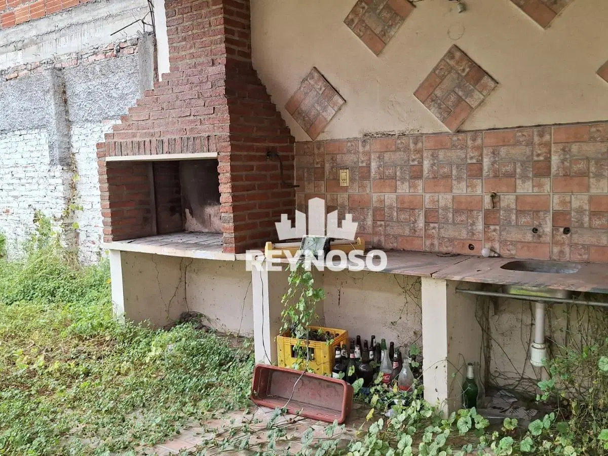 Casa 3 dormitorios en venta – Alberdi 800, Salta – Cochera, quincho y asador 8