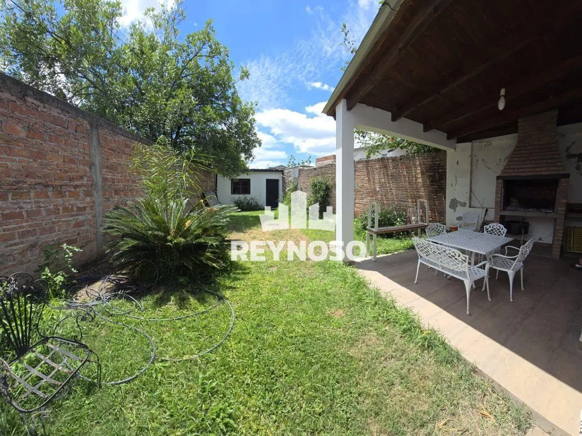 Casa en dos plantas en venta – Villa Soledad, Salta – Garage y quincho con asador 2