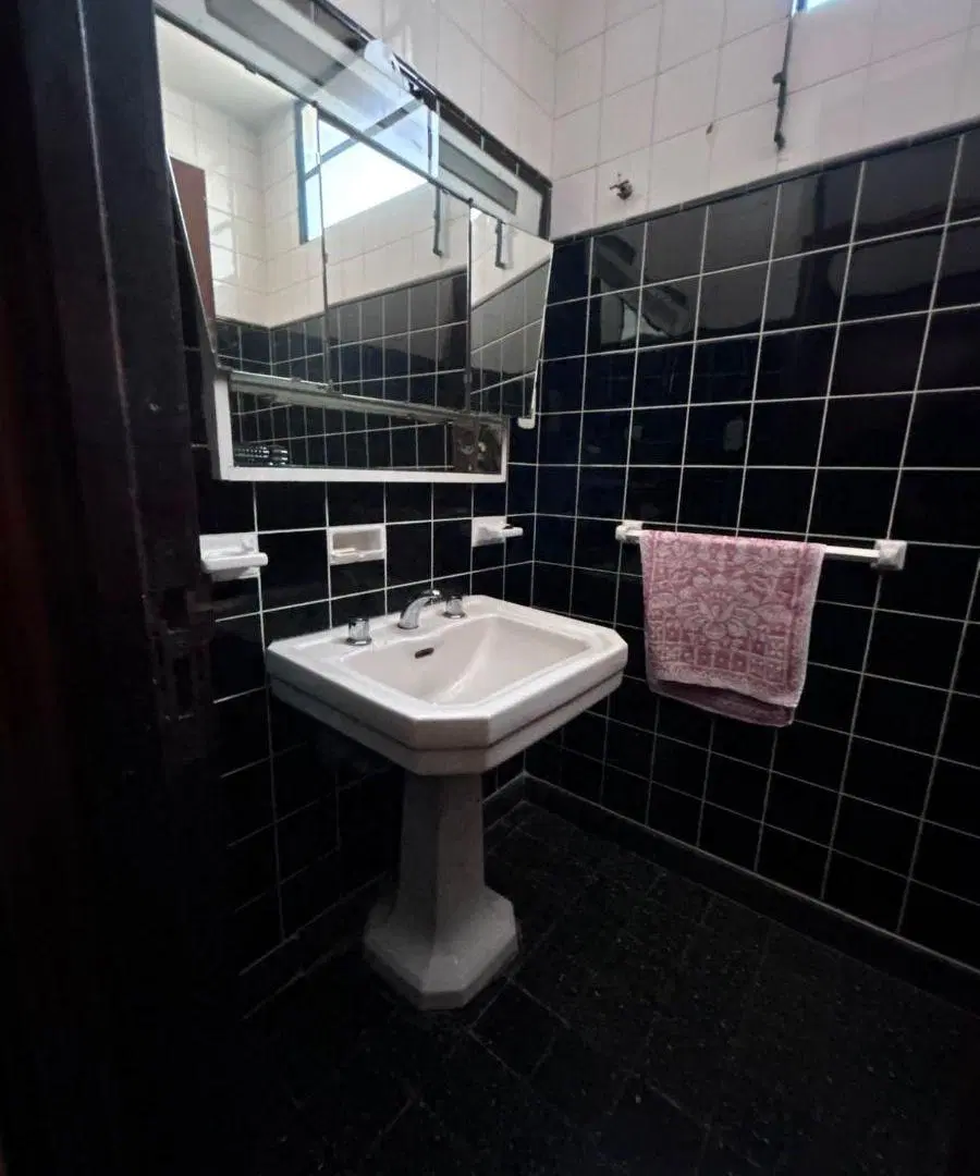 Casa en venta – 4 dormitorios– Bolívar 290, zona céntrica- APTA CRÉDITO 3