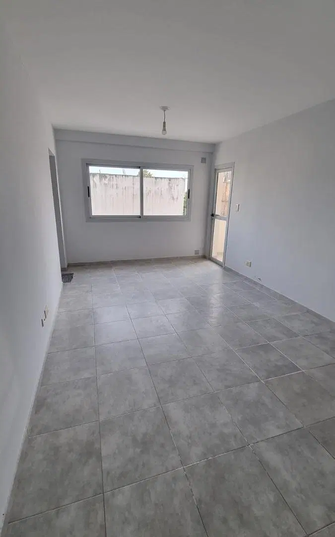 Se alquila departamento con cochera en Augusto Lopez 1020 4