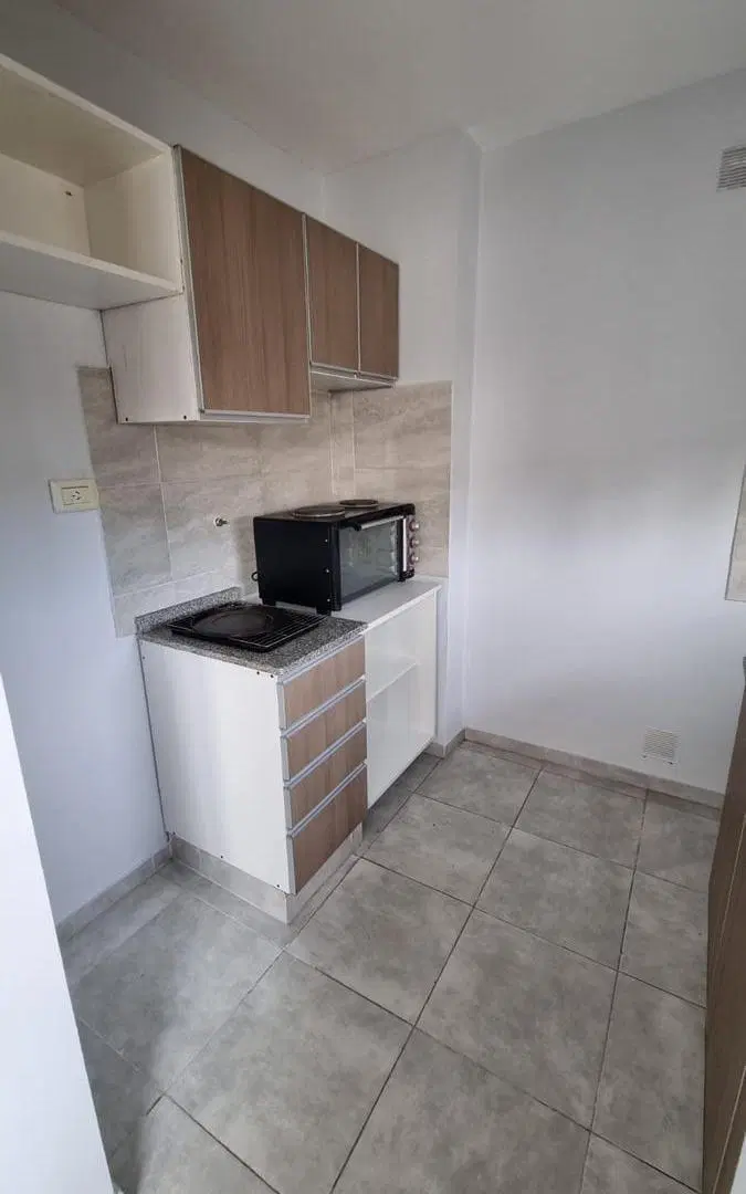 Se alquila departamento con cochera en Augusto Lopez 1020 5