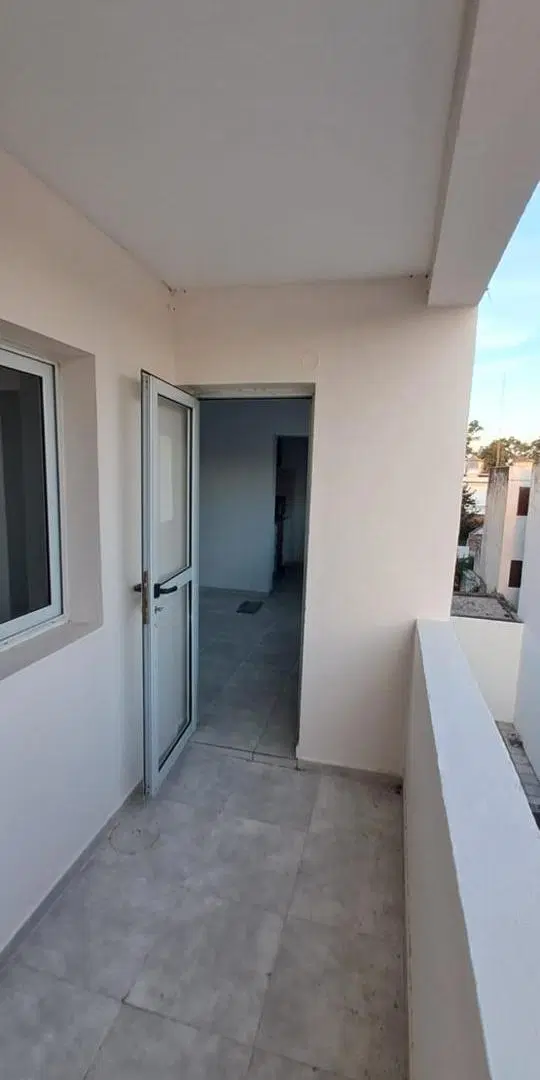 Se alquila departamento con cochera en Augusto Lopez 1020 3