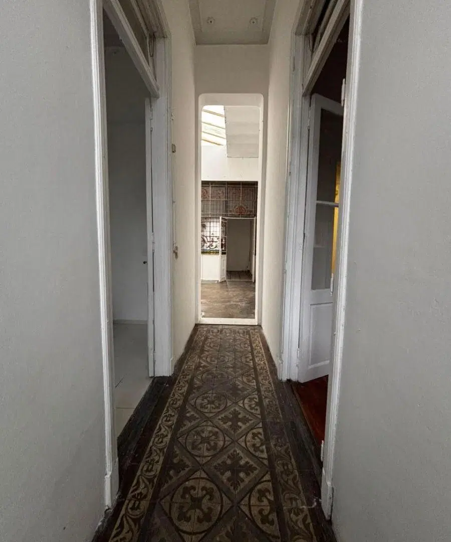 Amplia casa en planta alta de 170 m² con múltiples destinos – Av. Pellegrini al 1500 8