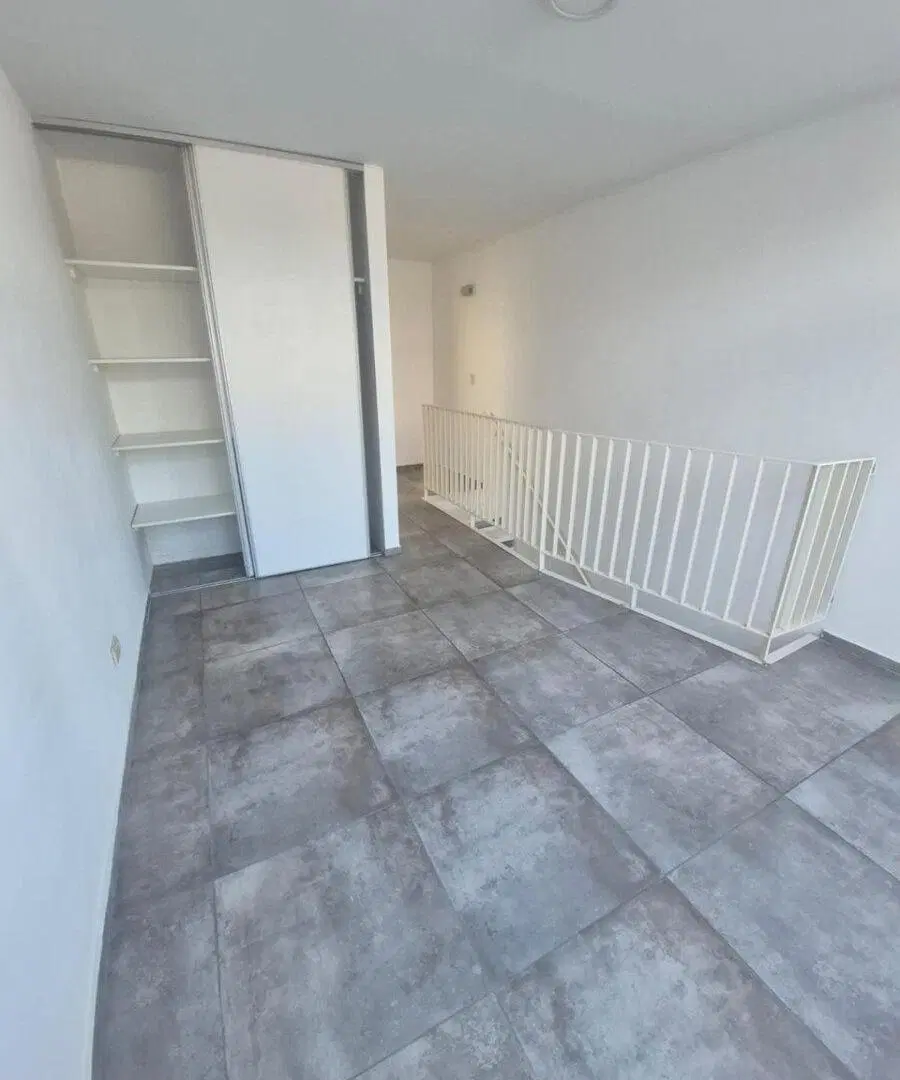 Depto de pasillo de 1 Dormitorio - Cerrito 4