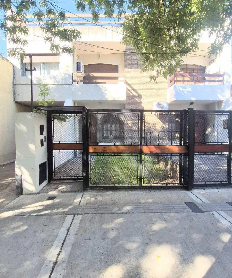 Casa 5 dormitorios - Ocampo 351 1