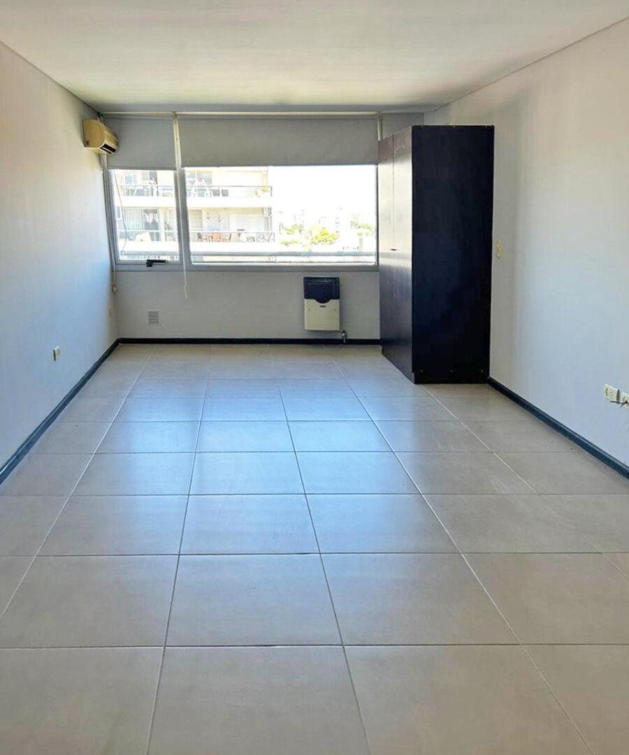 Foto de ALQUILER - Departamento monoambiente - Pellegrini 338, imagen 1