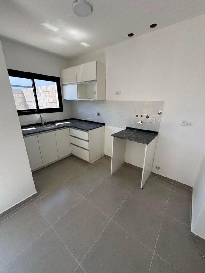 VENDO DUPLEX DE 1 DORMITORIO EN MANANTIALES