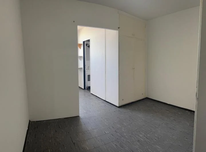 Amplio departamento monoambiente en Alquiler 4