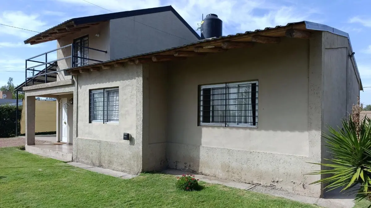 Casa 3 Dormitorios | 1000 m² Terreno | Piscina El Cerrito 3